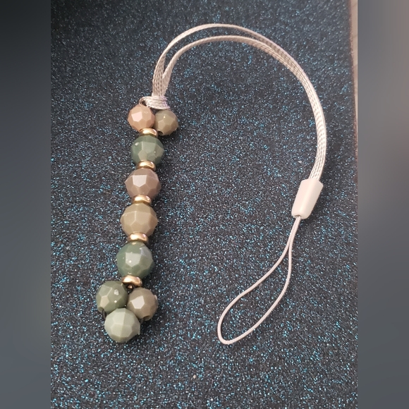 Beaded Phone Charm - Picture 2 of 4